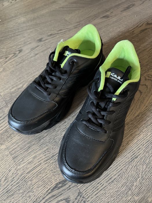 Кроссовки новые 41 размер