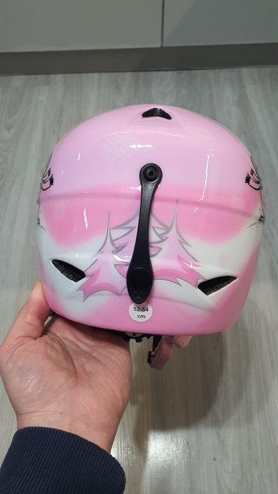 Детска ски каска увекс UVEX  неразличима от нова  и маска