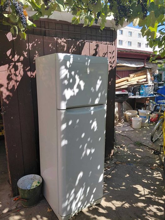 Combina frigorifica indesit reparata alba
