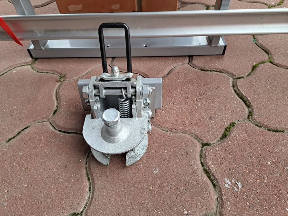 Suport bicicleta auto pentru 3 biciclete