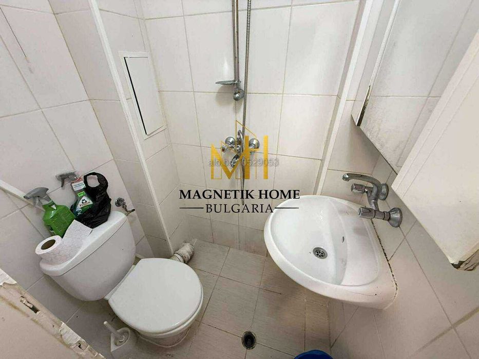 Дава се под наем Офис в Бургас, Център - 20 кв.м за 204 € - Снимка #1