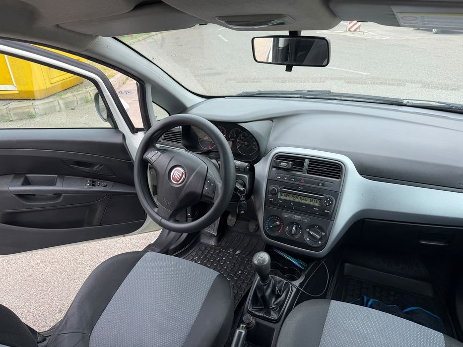 Fiat Punto 2011 diesel 1.3 / consum foarte mic/ model euro 5