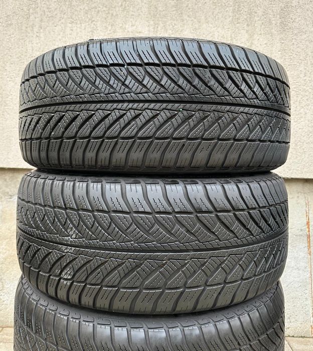 Set anvelope /cauciucuri iarna 245/45/18 Good/Year Runflat