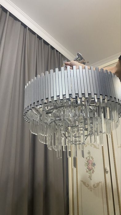 Люстра с шестью лампочками
