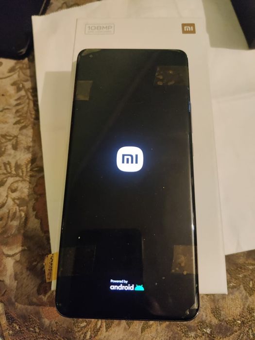 Продам два телефона mi 11 и редми 10 про