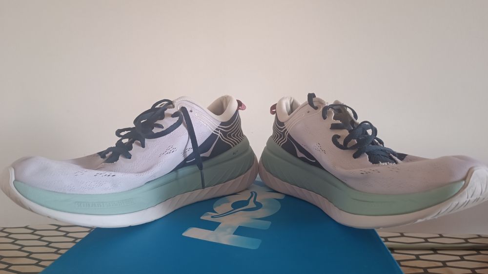 Hoka Carbon X, alergare, 44