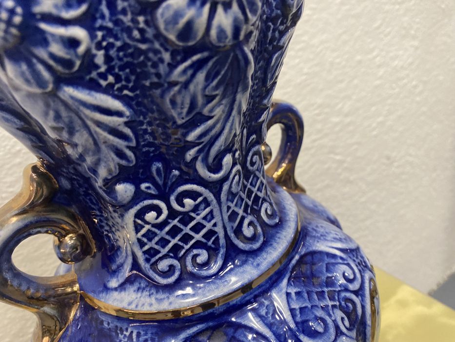 Италианска барокова ваза от порцелан