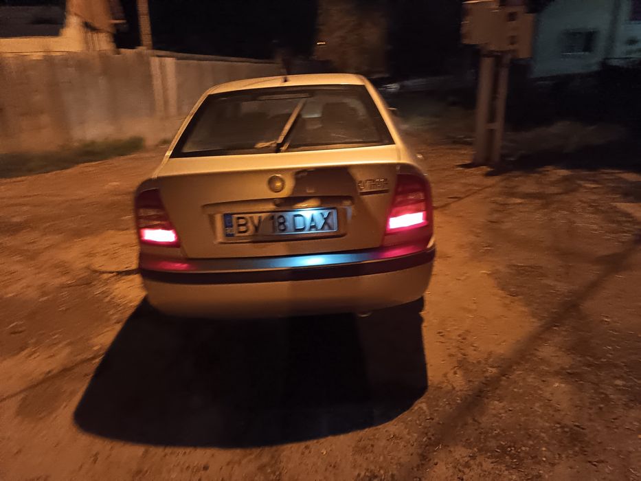 Vând Skoda Octavia