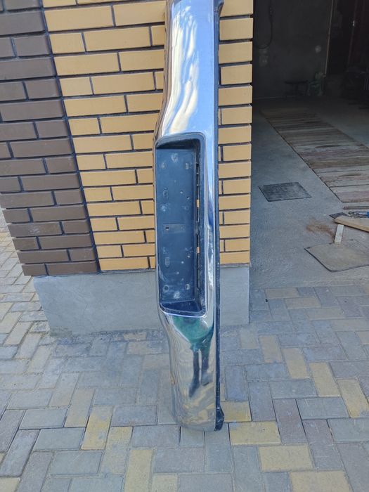 Продам задний бампер оригинал