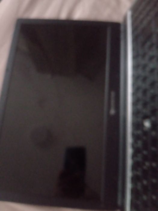 Vând leptop packard bell