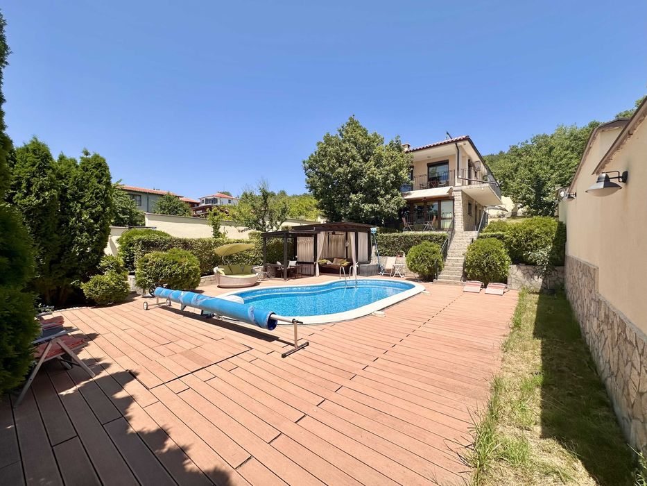 Продава се Къща в с. Кошарица, Област Бургас - 239 кв.м за 2406 €/кв.м - Снимка #2