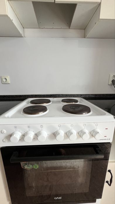 Продам плиту Artel