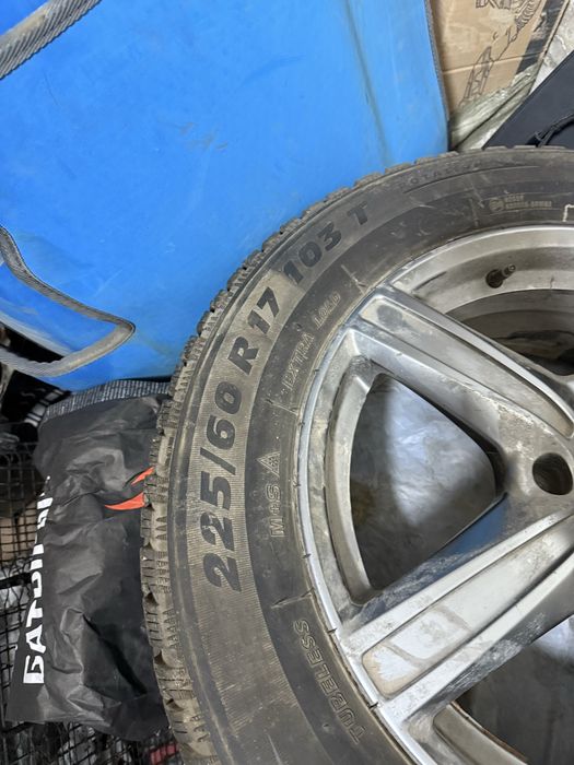 Резина зимняя 225/60 R17 c дисками