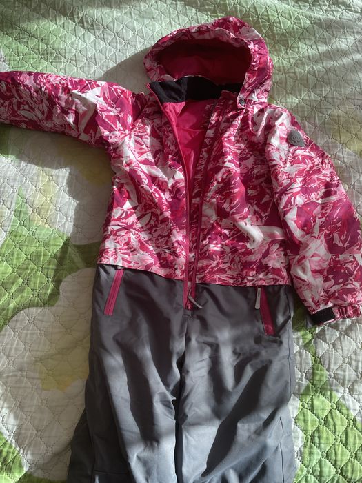 Продам комбинезон на девочку