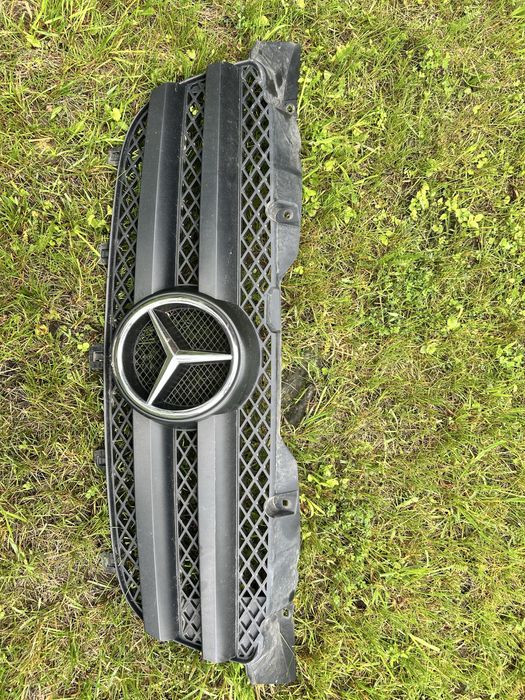 Bara fata,Capota,aripa fara ,far Sprinter 2010