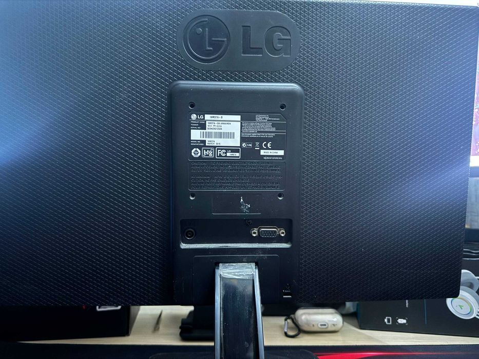 LG монитор, мышка, клавиатура