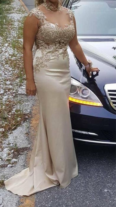 Официална рокля