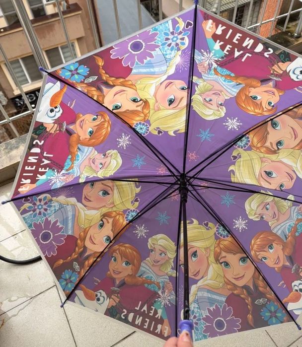 Чадър на Елза и Ана и принцеси със свирка