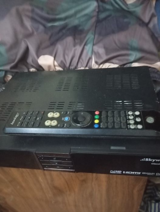 Продается спутниковый тюнер Skyway