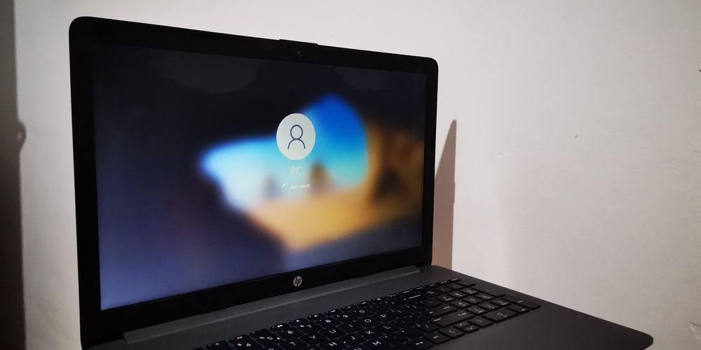 Laptop HP 255 G7