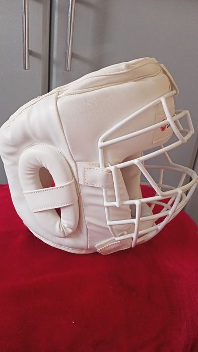 Продам спортивный шлем