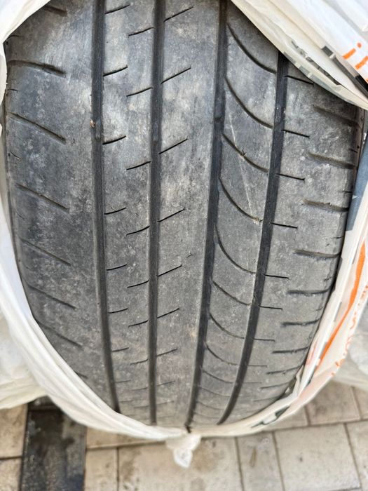 Продам шины 235/55 R20 Bridgestone Dueler