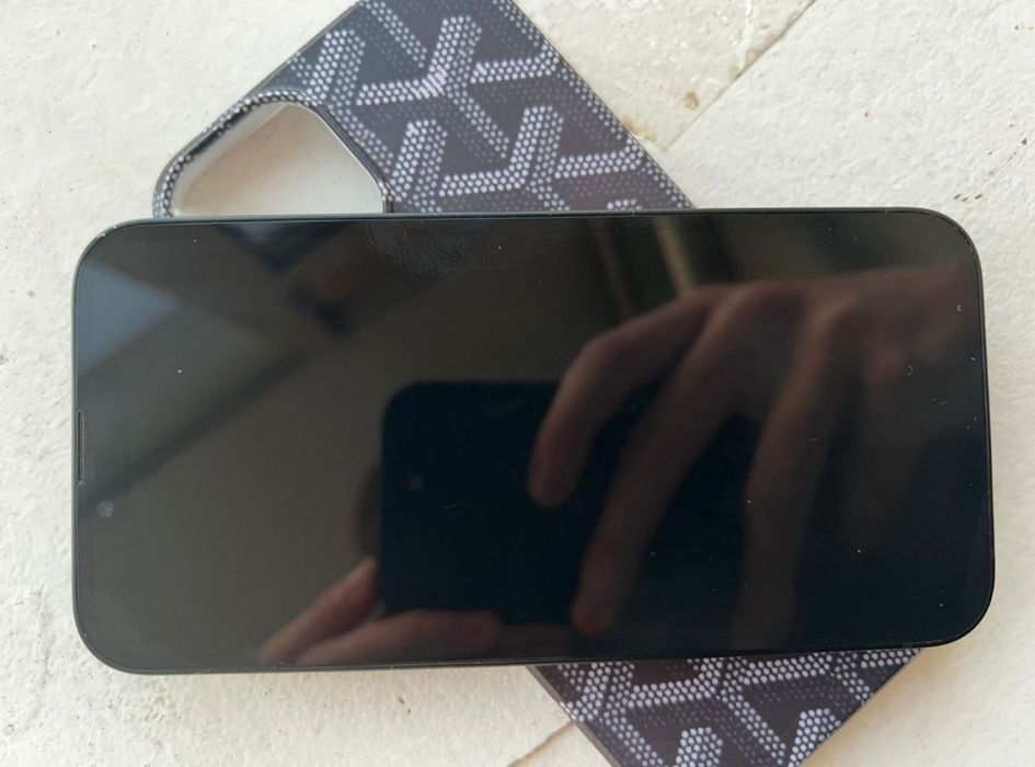 Продам айфон 13 идеальный