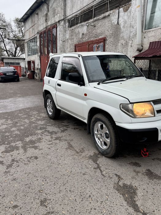 Продам машину Паджеро IO