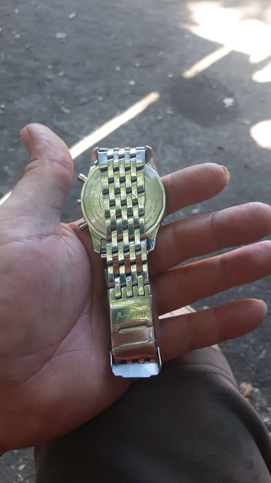 часы Breitling Navitimer.