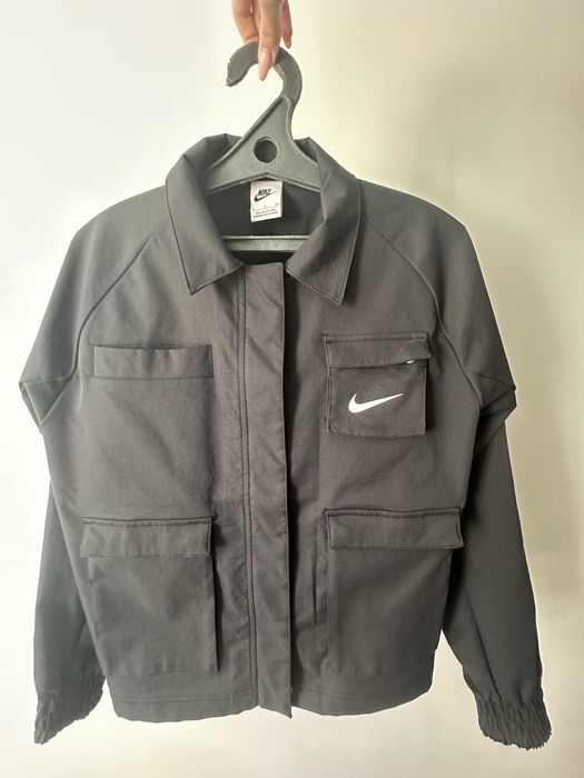 Продам куртку Nike,оригинал
