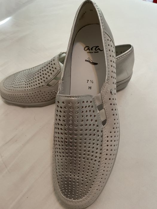 Нови обувки Ara