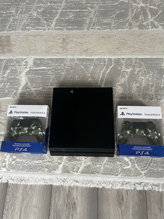 PlayStation 4 с 2 джостиками