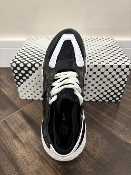 Обувки, маратонки