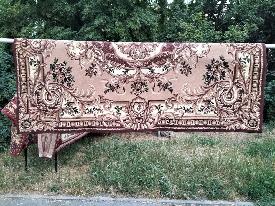 Ковры б/у, размер 2м на 3 м