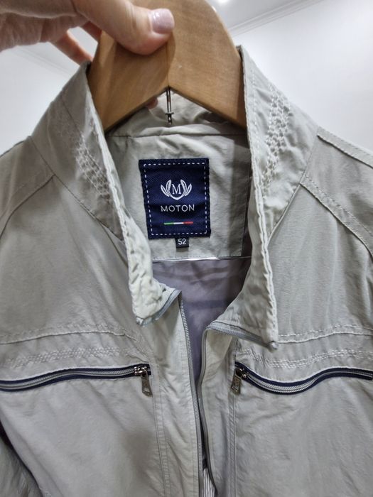 Мужская ветровкв