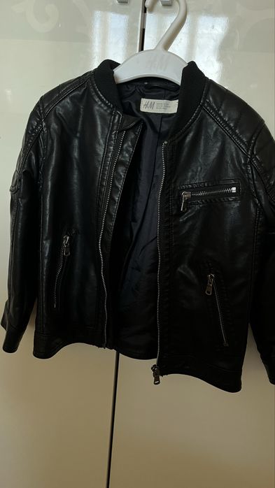 Продам детскую куртку косуху H&M