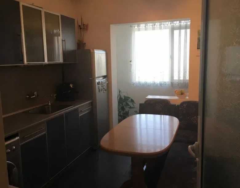 Дава се под наем Тристаен апартамент в Пловдив, Център - 88 кв.м за 321.3 € - Снимка #2