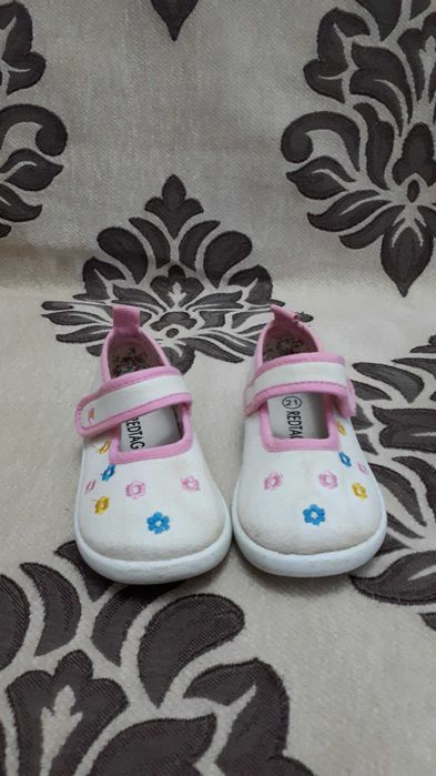 Обувь на девочку