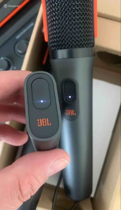 Продам микрофон JBL