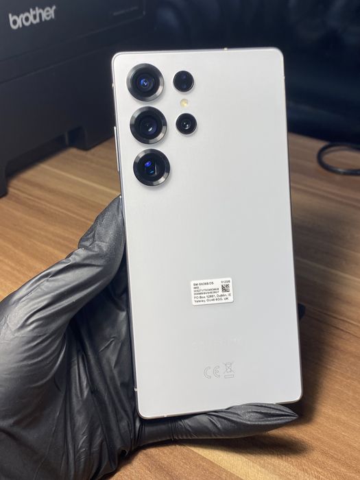 Samsung Galaxy s25 ultra • 512 GB • Titanium Whitesilver