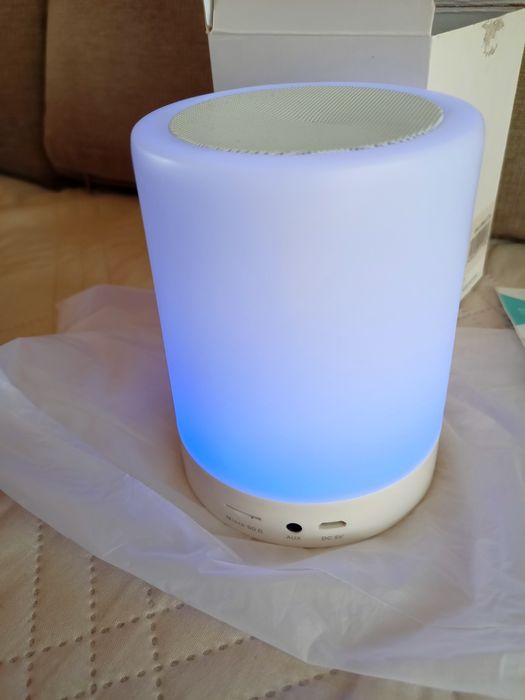 Boxă bluetooth wireless Wink S17A cu lumini led.