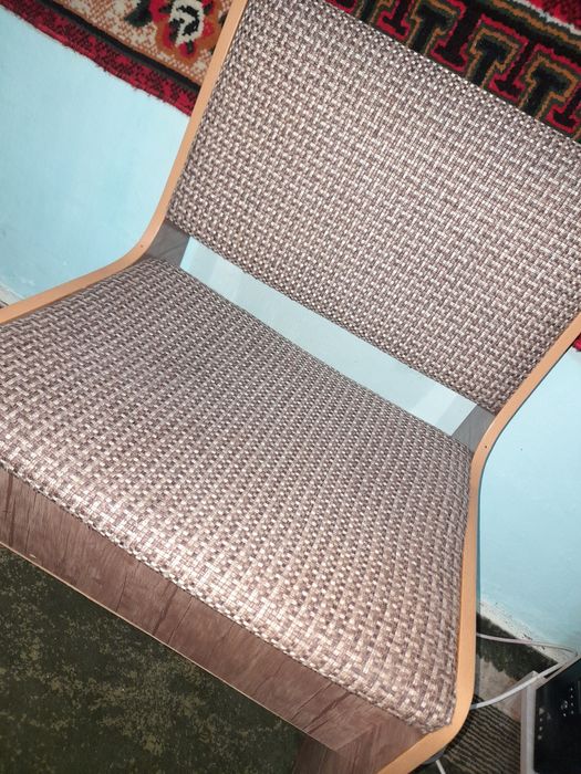 Уголок, Парта, компьютер, колонка