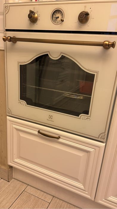 Духовка electrolux
