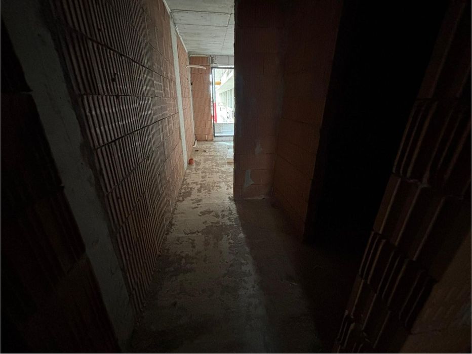 Продава се Едностаен апартамент в Пловдив, Тракия - 40 кв.м за 1300 €/кв.м - Снимка #2