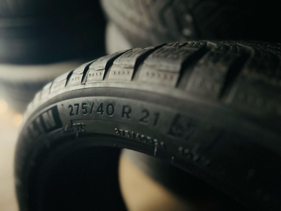 275/40/21- два баллона