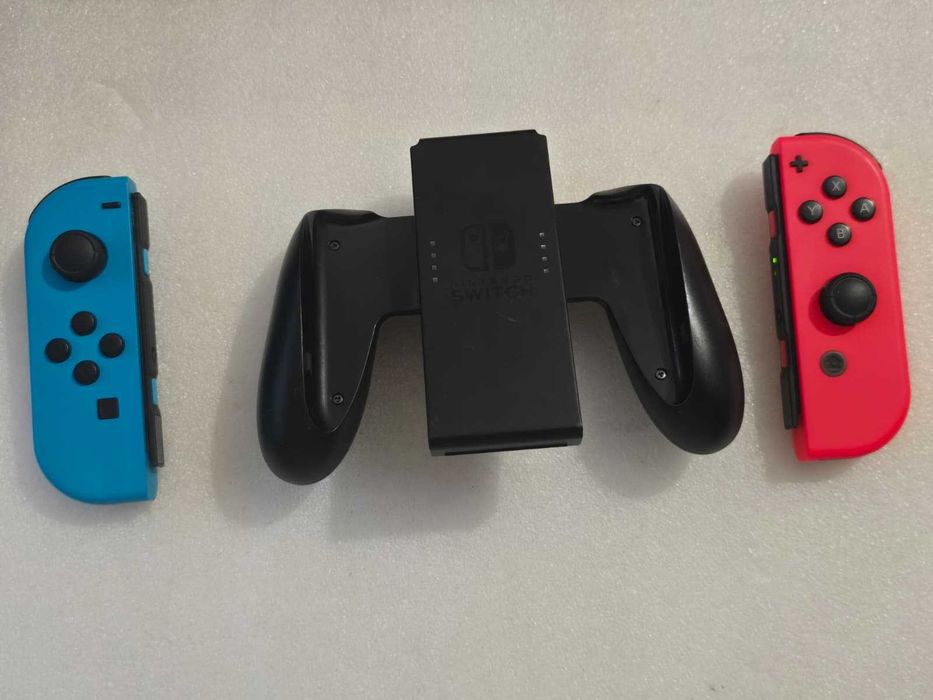 Controller Nintendo Switch Joy-Con Grip Kit (Joy-Con Albastru/Roșu Neon + Suport Grip)