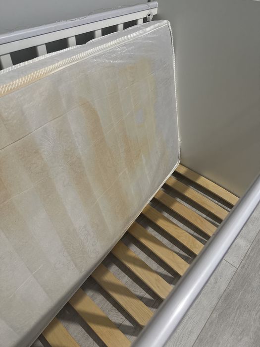 Кровать и матрас