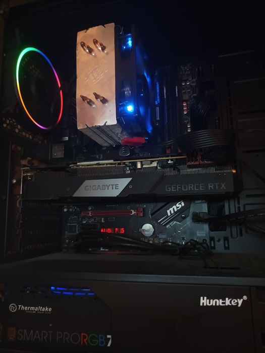 Игровой компьютер и монитор