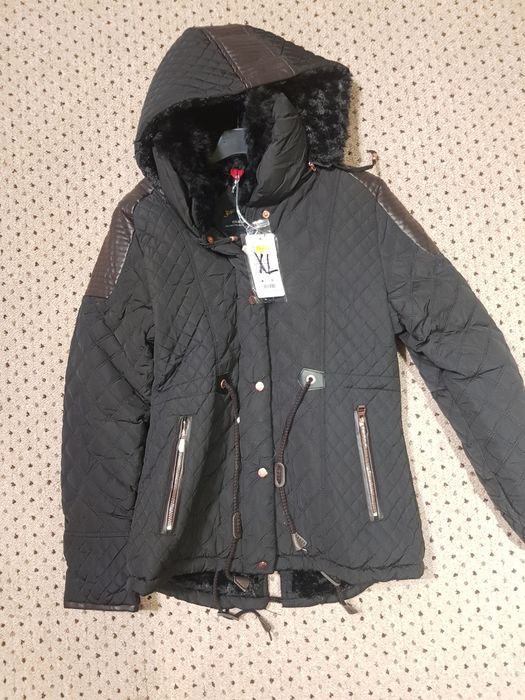 Geci de fete  noi 100 lei buc pt cine le ia pe toate!