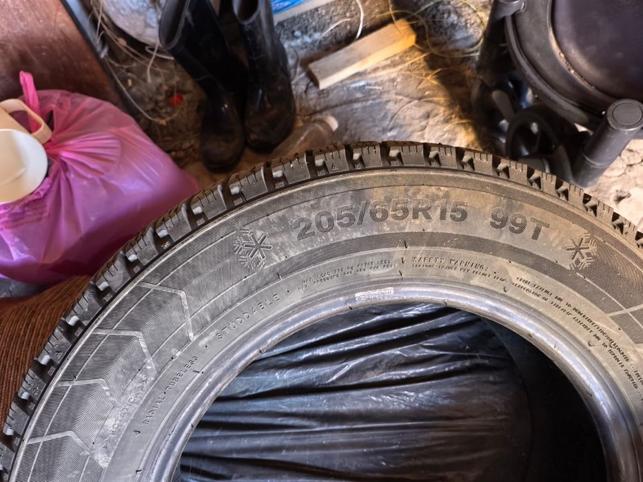 Продам комплект зимней резины